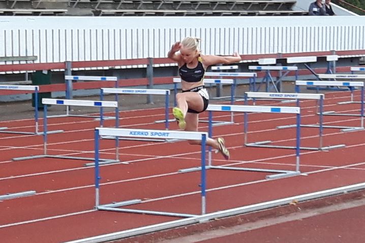 Tilda Korhonen paransi 12 -vuotiaiden tyttöjen piirinennätystä 200m aidoissa elokuun kisoissa jyväskylässä 30.8.
